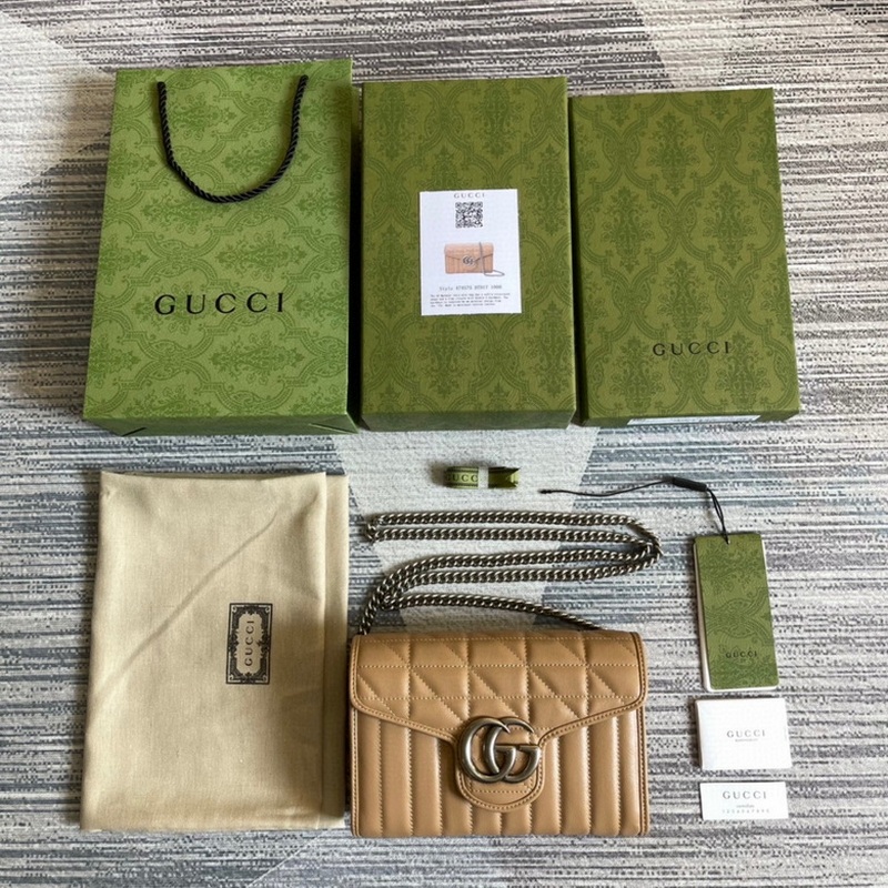 Gucci Handbags 610